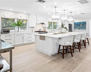440 Kings Town Drive - Photo Thumbnail 10