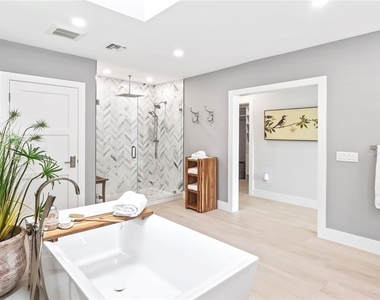 440 Kings Town Drive - Photo Thumbnail 22