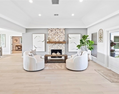 440 Kings Town Drive - Photo Thumbnail 5