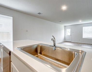 21535 Carosella Drive - Photo Thumbnail 9