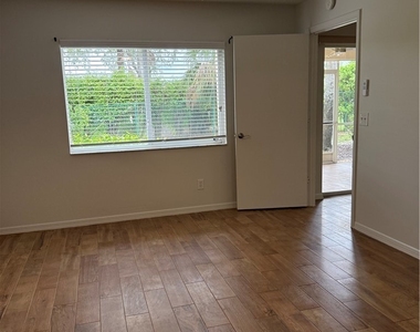 7750 Jewel Lane - Photo Thumbnail 12