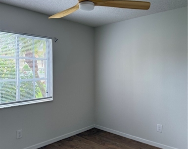 7750 Jewel Lane - Photo Thumbnail 6