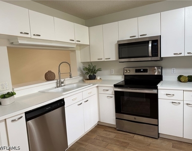 7750 Jewel Lane - Photo Thumbnail 2