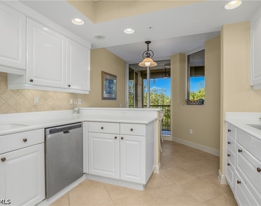 7225 Pelican Bay Boulevard - Photo Thumbnail 11