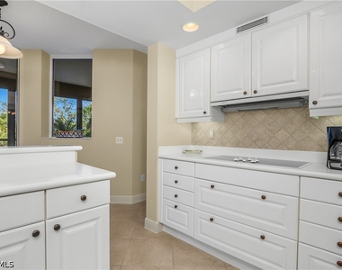 7225 Pelican Bay Boulevard - Photo Thumbnail 12