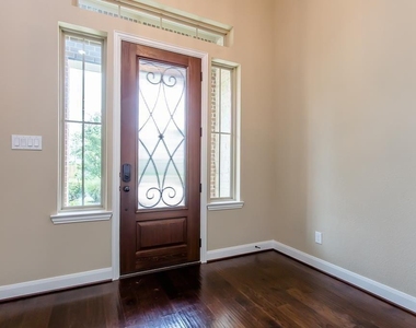 122 Colton Court - Photo Thumbnail 1