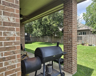 122 Colton Court - Photo Thumbnail 18