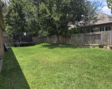 122 Colton Court - Photo Thumbnail 17