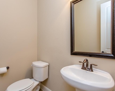 122 Colton Court - Photo Thumbnail 7