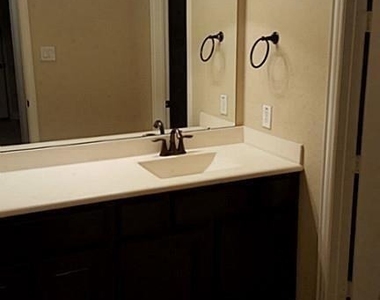 122 Colton Court - Photo Thumbnail 12