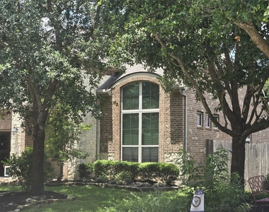 122 Colton Court - Photo Thumbnail 16