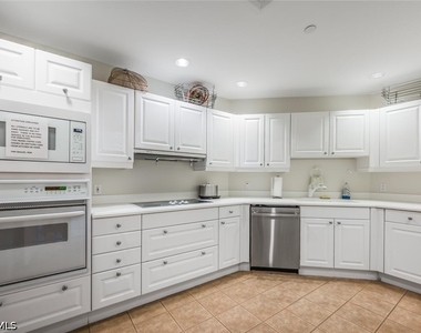 7225 Pelican Bay Boulevard - Photo Thumbnail 35