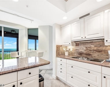 7225 Pelican Bay Boulevard - Photo Thumbnail 6