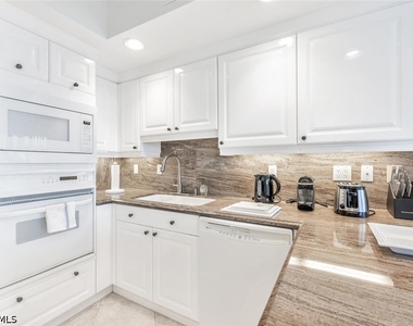 7225 Pelican Bay Boulevard - Photo Thumbnail 10