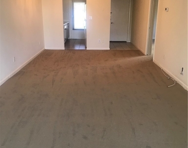 216 Banyan Boulevard - Photo Thumbnail 16