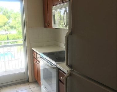 216 Banyan Boulevard - Photo Thumbnail 11