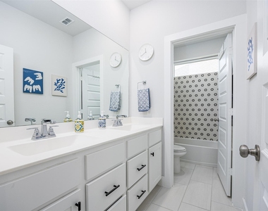 2331 Russett Forest Drive - Photo Thumbnail 17