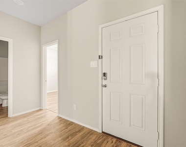 18025 Atwood Mill Drive - Photo Thumbnail 9