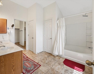 7704 Labrador Drive - Photo Thumbnail 14