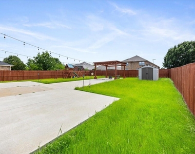 7704 Labrador Drive - Photo Thumbnail 42