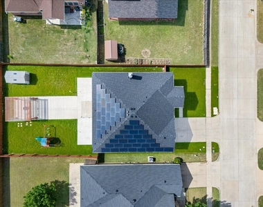 7704 Labrador Drive - Photo Thumbnail 2