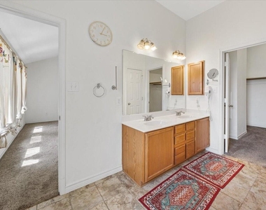7704 Labrador Drive - Photo Thumbnail 15