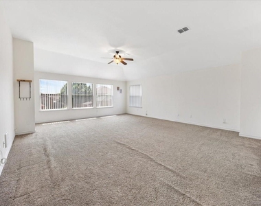 7704 Labrador Drive - Photo Thumbnail 10