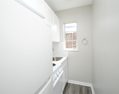 2501 Yoakum Boulevard - Photo Thumbnail 7