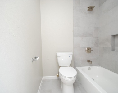 2501 Yoakum Boulevard - Photo Thumbnail 9