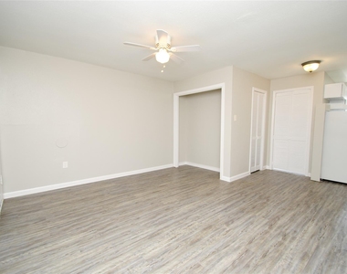 2501 Yoakum Boulevard - Photo Thumbnail 5