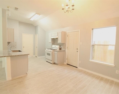 15427 Bammel Fields Court - Photo Thumbnail 6