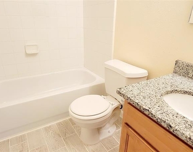 15427 Bammel Fields Court - Photo Thumbnail 11