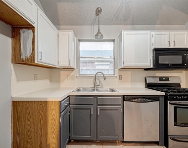 18315 Westlock Street - Photo Thumbnail 16