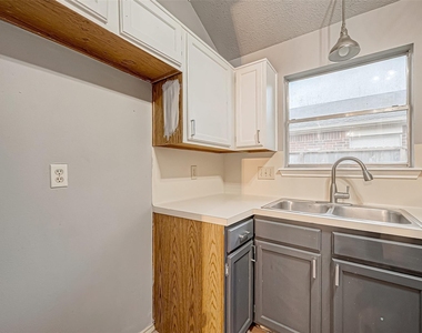18315 Westlock Street - Photo Thumbnail 17