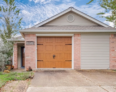 18315 Westlock Street - Photo Thumbnail 5