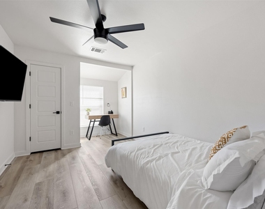 6104 Reicher Drive - Photo Thumbnail 20