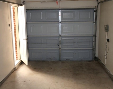 7102 Spring Run Lane - Photo Thumbnail 33