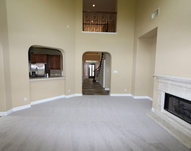 7102 Spring Run Lane - Photo Thumbnail 7