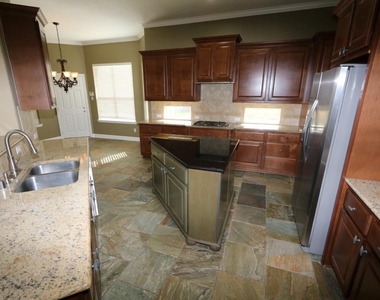 7102 Spring Run Lane - Photo Thumbnail 11
