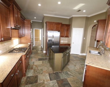 7102 Spring Run Lane - Photo Thumbnail 10