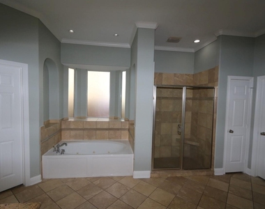7102 Spring Run Lane - Photo Thumbnail 16
