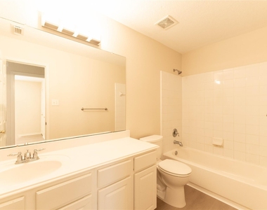 15334 Redbud Dale Court - Photo Thumbnail 12