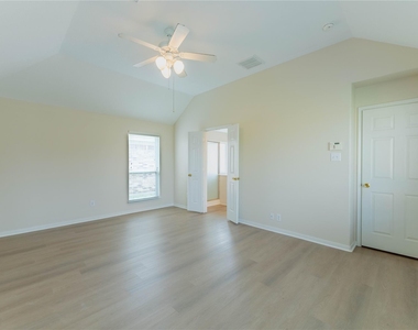 15334 Redbud Dale Court - Photo Thumbnail 6
