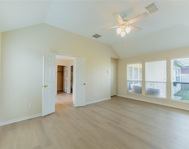 15334 Redbud Dale Court - Photo Thumbnail 7