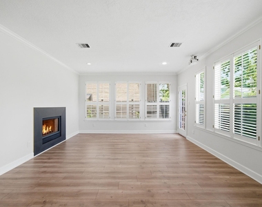 1413 Whispering Pines Drive - Photo Thumbnail 10