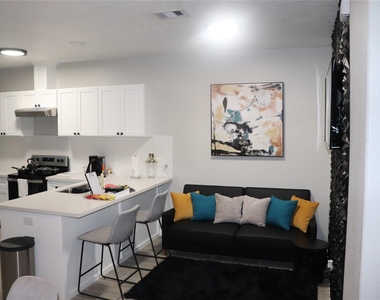 426 New Mexico Street - Photo Thumbnail 4