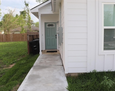 426 New Mexico Street - Photo Thumbnail 2