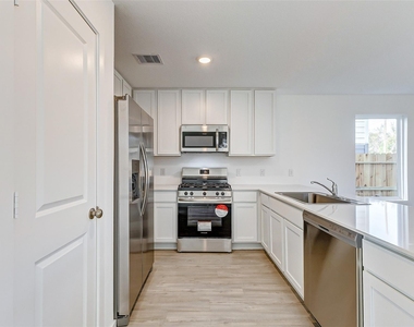 21438 Carosella Drive - Photo Thumbnail 4