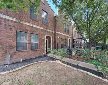1414 Emancipation Avenue - Photo Thumbnail 1