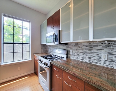 1414 Emancipation Avenue - Photo Thumbnail 10
